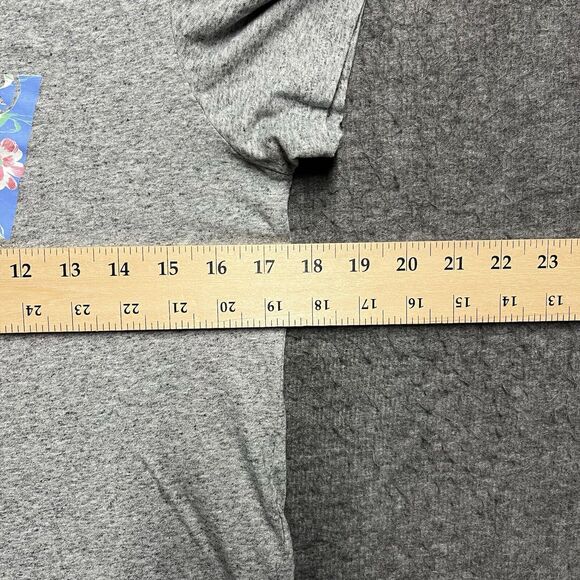 Levi's Short Sleeve Shirt Women's Medium Gray Floral Batwing Logo Cotton - Picture 6 of 7